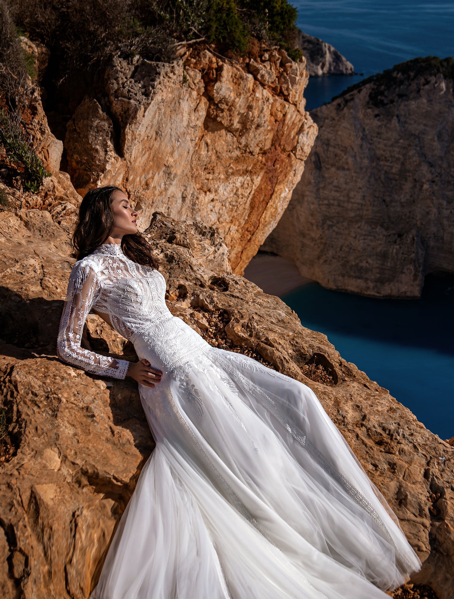 BOHO CHIC WEDDING DRESS WITH COLLAR
