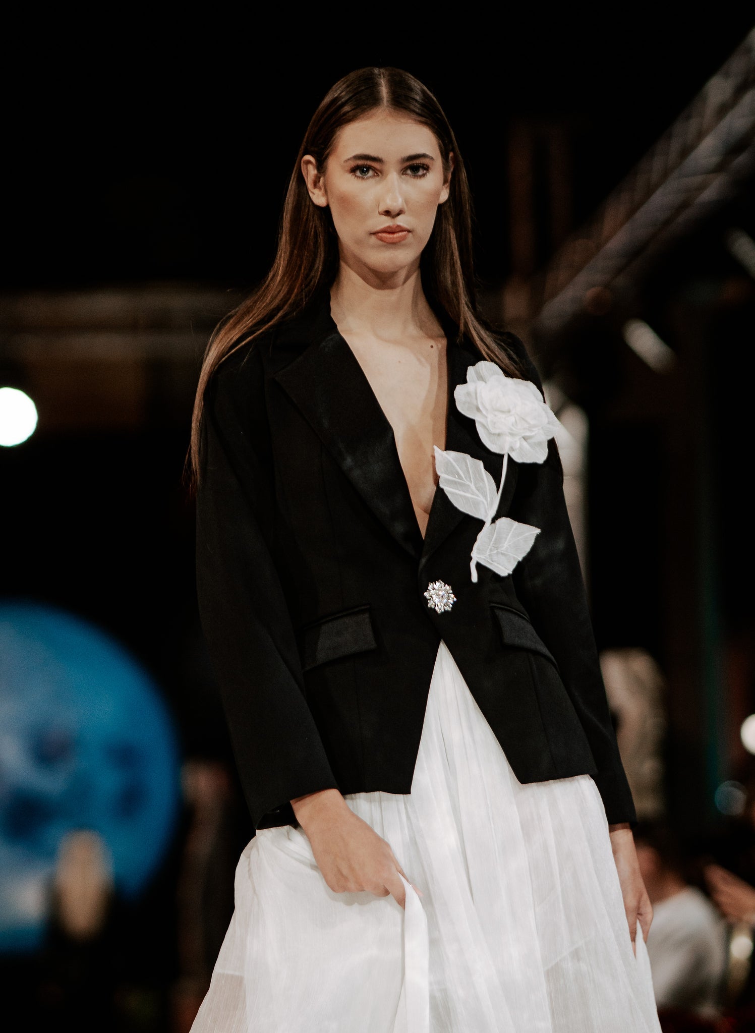 ELEGANT CAMBRAY JACKET WITH BROOCH FLOWERS