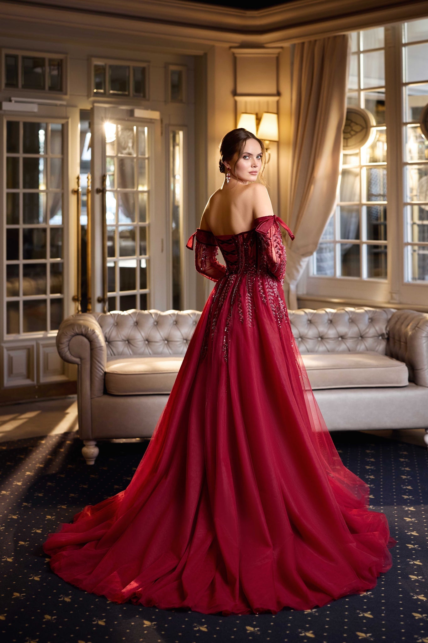 ELEGANT TULLE DRESS