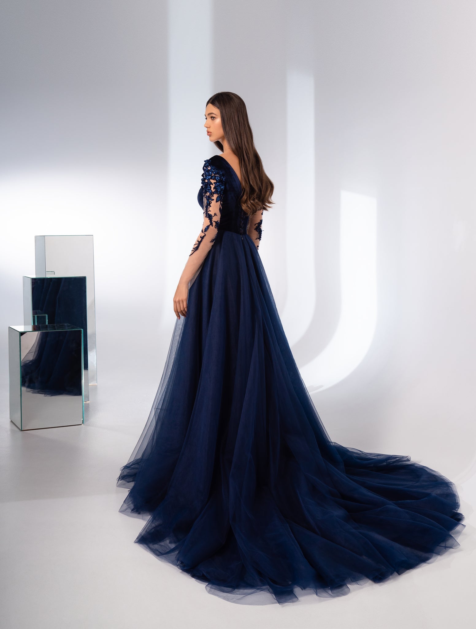 EVENING DRESS WITH VELVET BODICE AND TULLE SKIRT