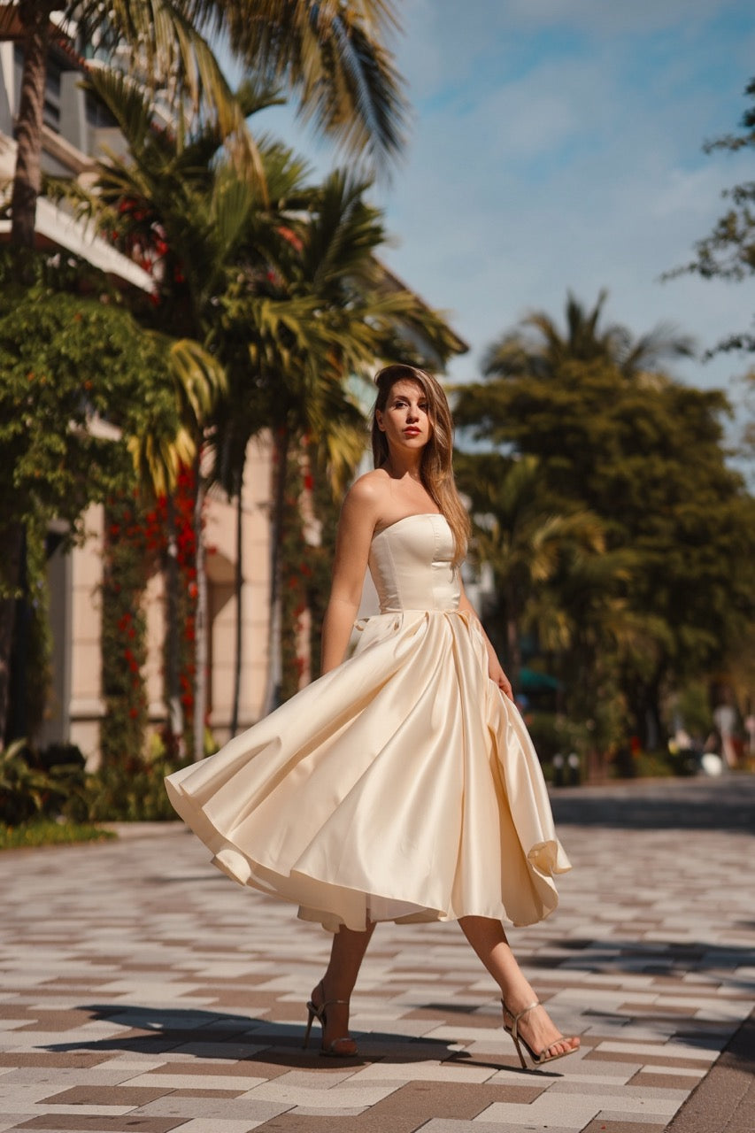 ELEGANT STRAPLESS TAFFETA MIDI DRESS