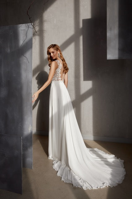 FINE CHIFFON WEDDING DRESS FOR GARDEN WEDDING