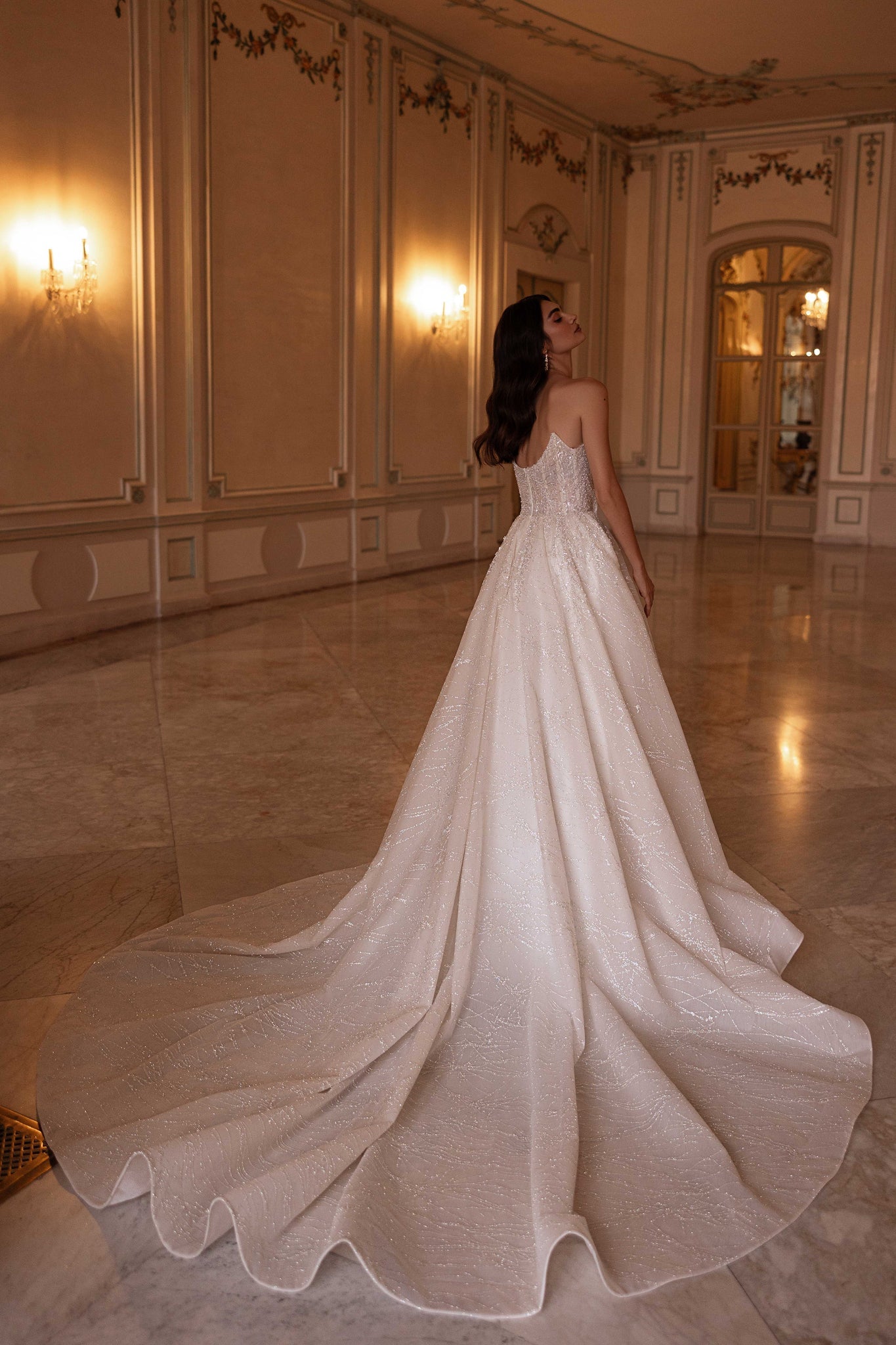 HILDAI WEDDING DRESS