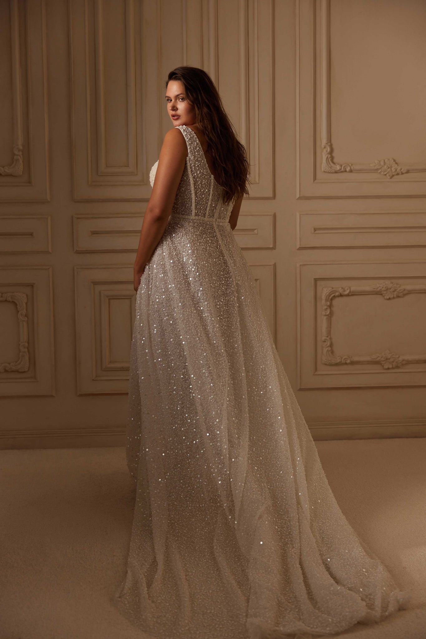 LUXURY WEDDING DRESS FOR PLUS SIZE WOMEN