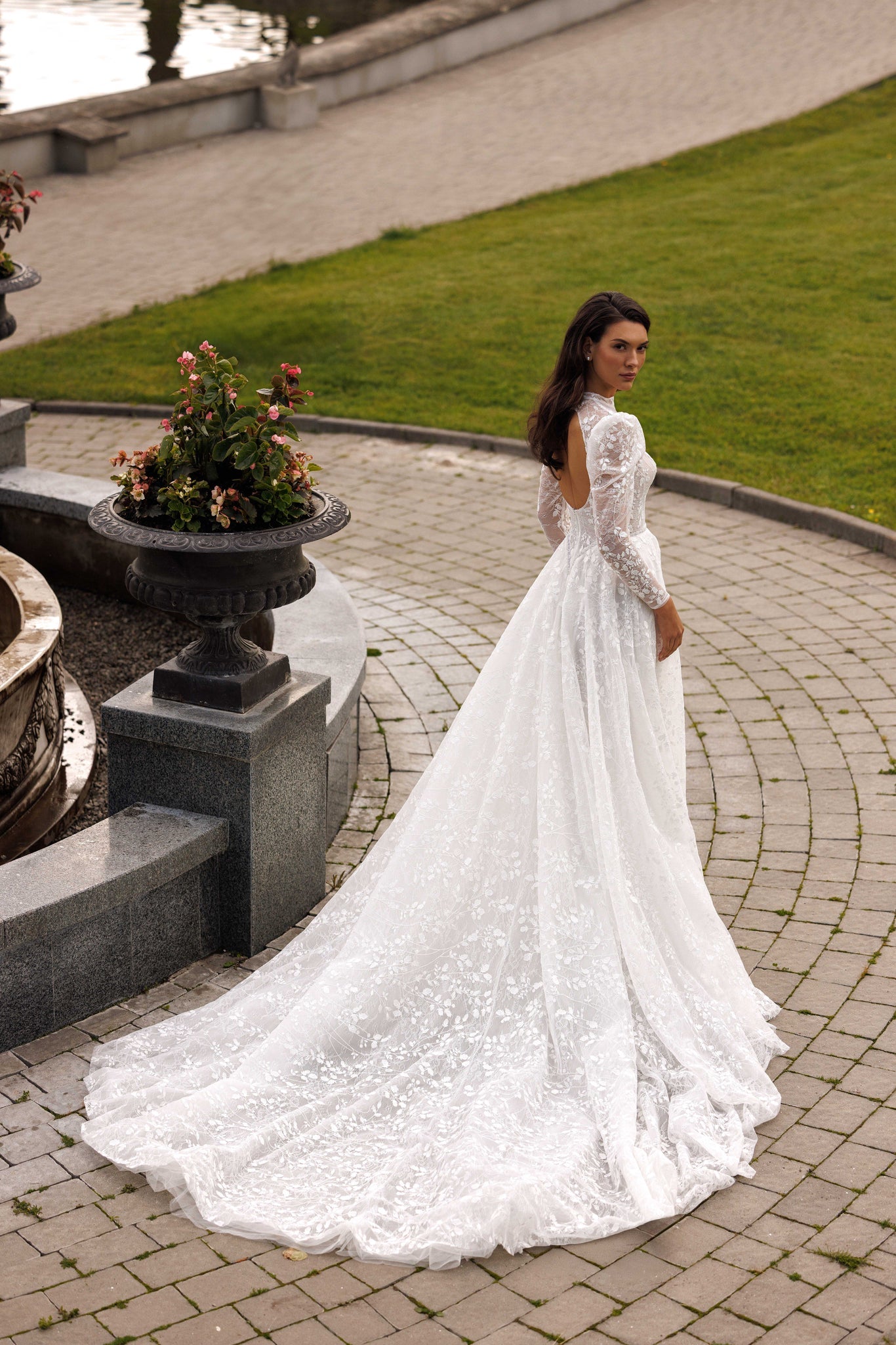 Lace Princess Wedding Dresses with Long Sleeves