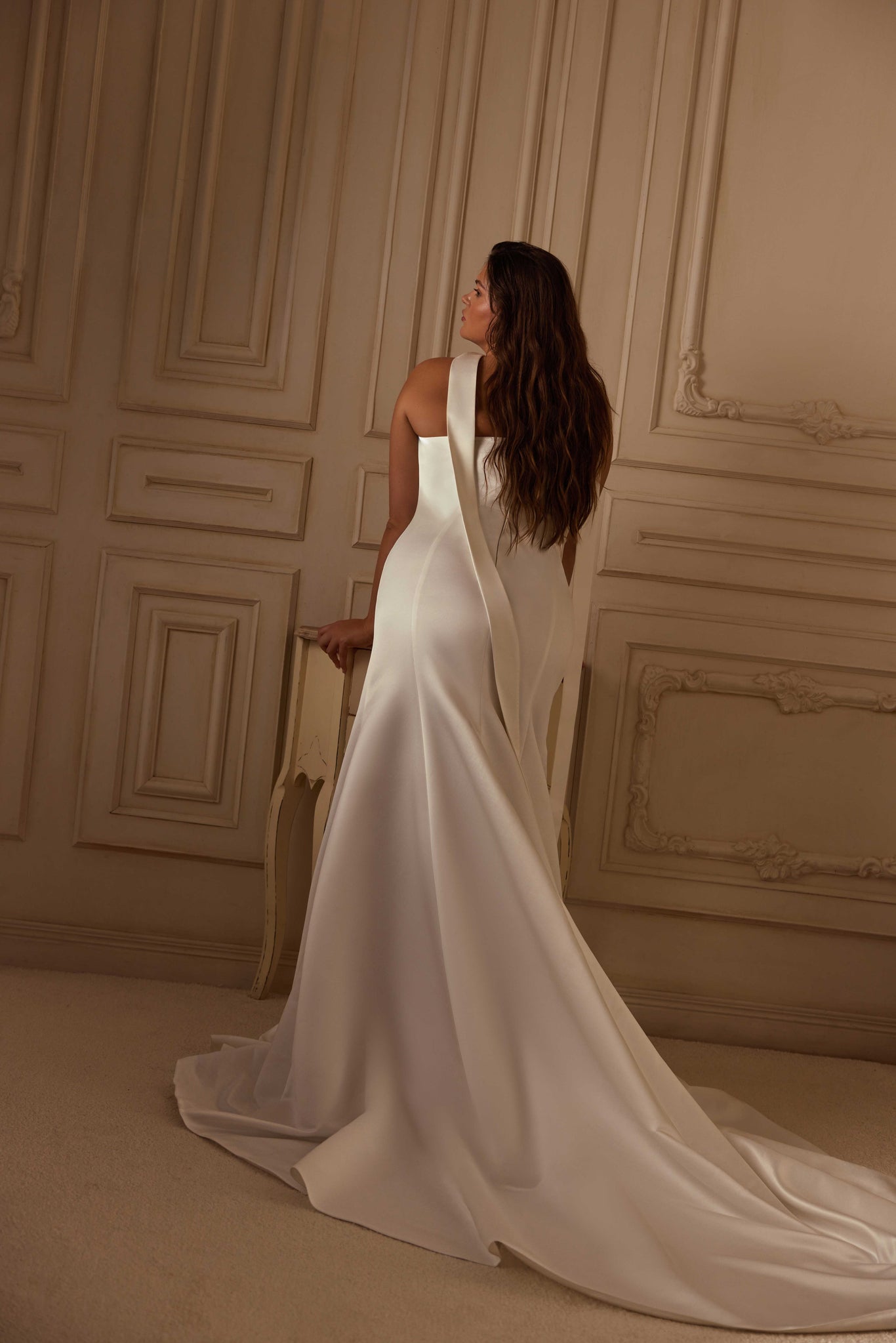 PLUS SIZE WEDDING DRESSES WITH SLIT DETAIL