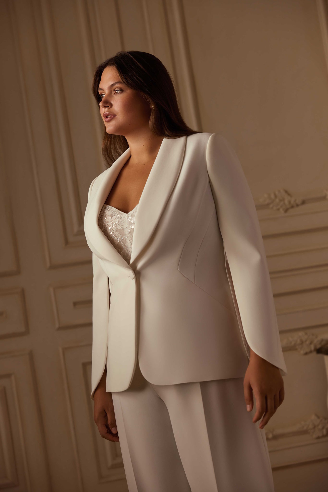 PLUS SIZE WHITE SUIT AURUM
