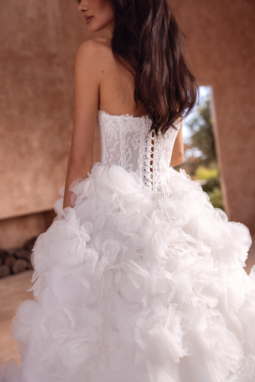 Strapless Lace Corset Ball Gown Wedding Dress with 3D Flowers Tulle Skirt