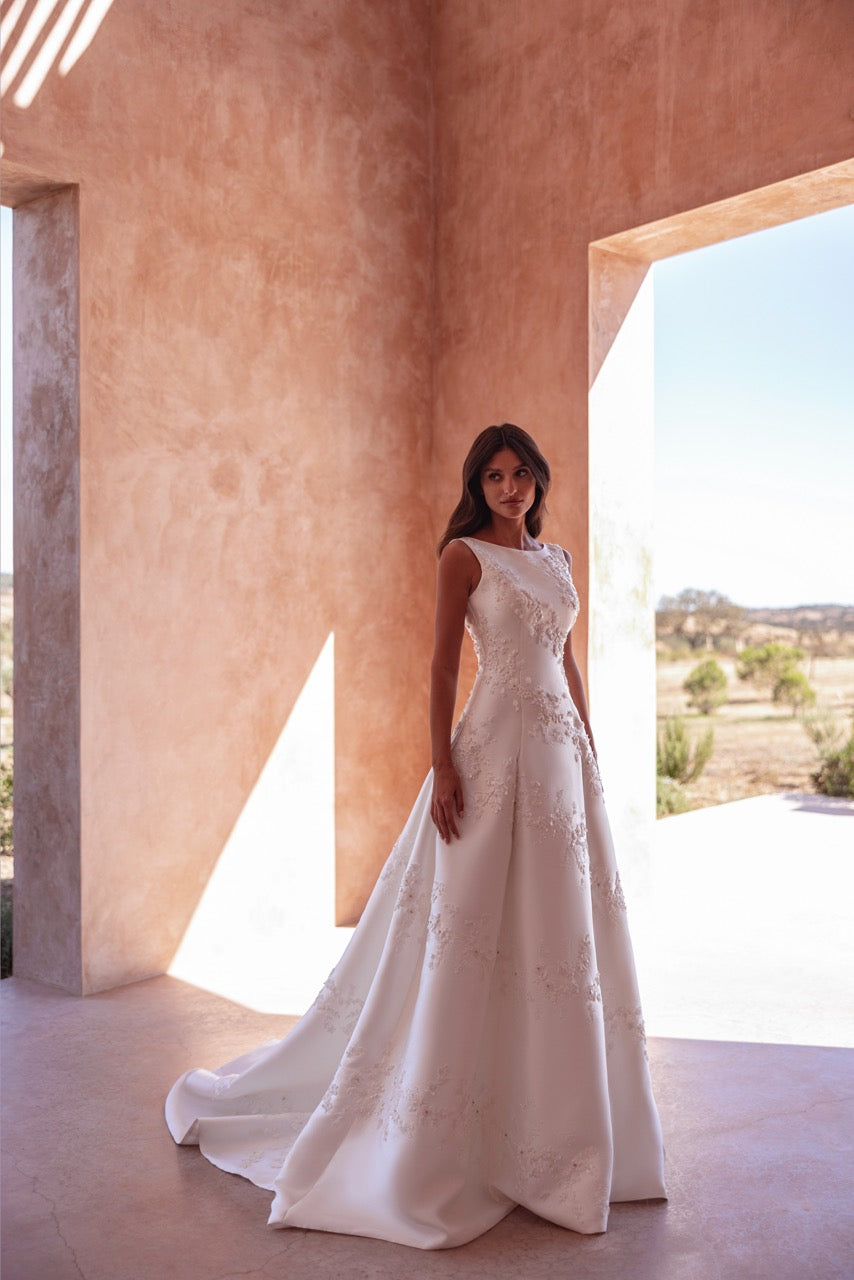 Sleeveless A-Line Wedding Dress with Floral Lace Appliqués