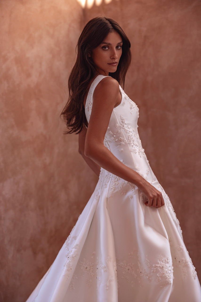 Sleeveless A-Line Wedding Dress with Floral Lace Appliqués