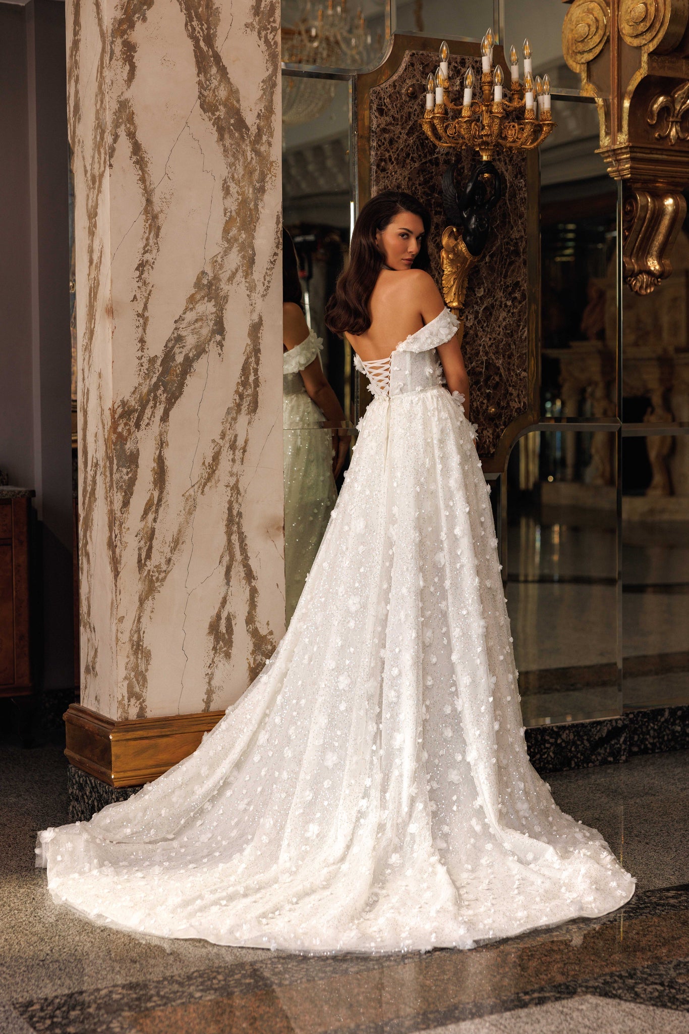 WEDDING DRESSES 2 IN 1 WITH 3D FLORAL APPLICATIONS