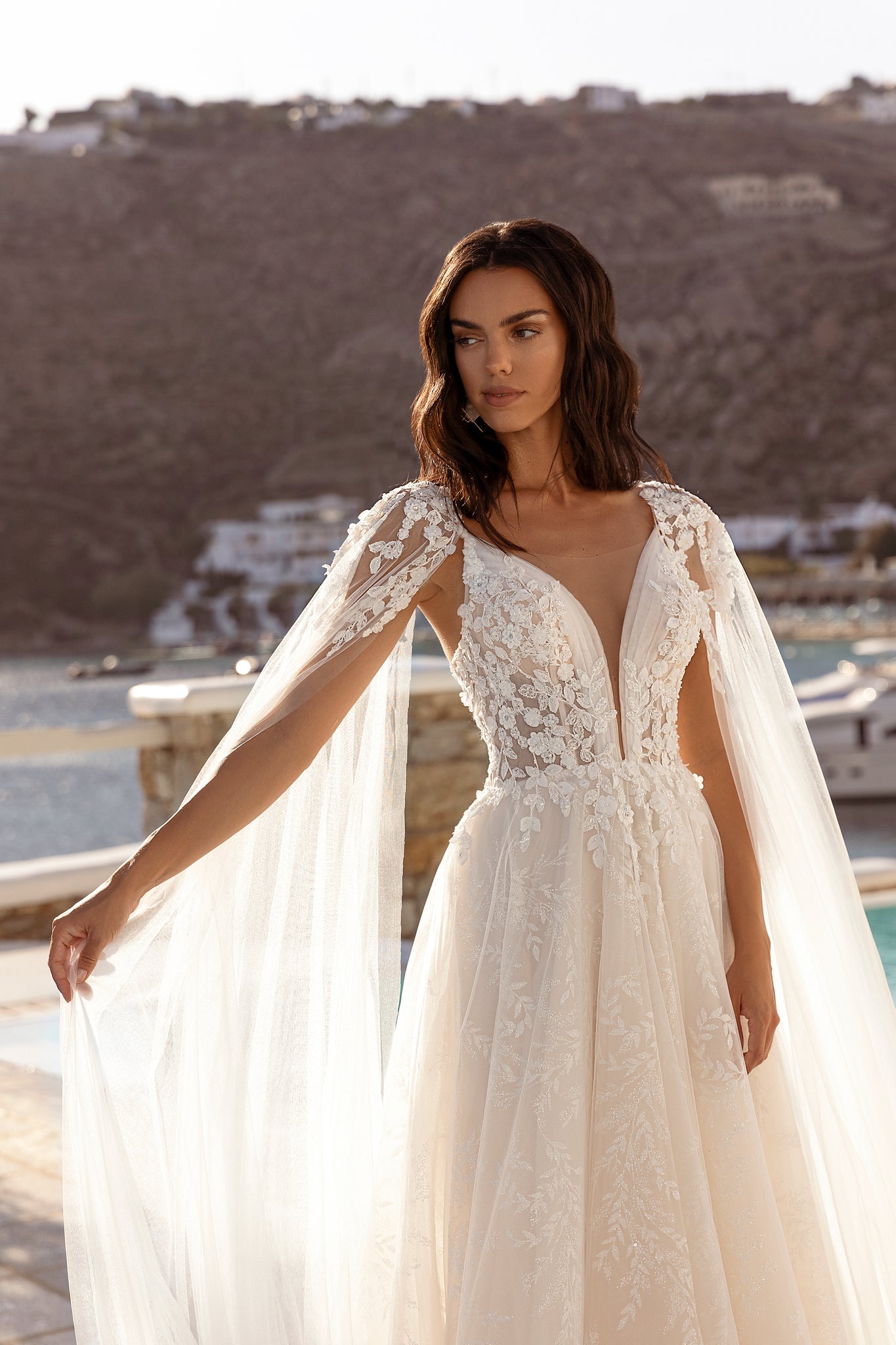 WEDDING DRESS CU MANECI DETASABILE LUNGI