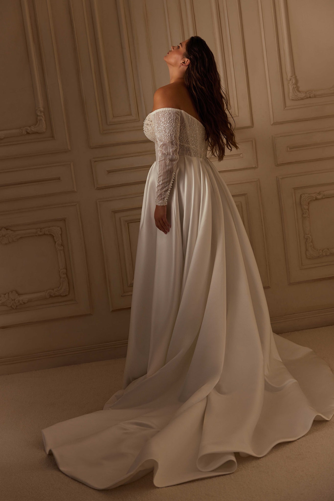 WEDDING DRESS FOR CURVY SILHOUETTES