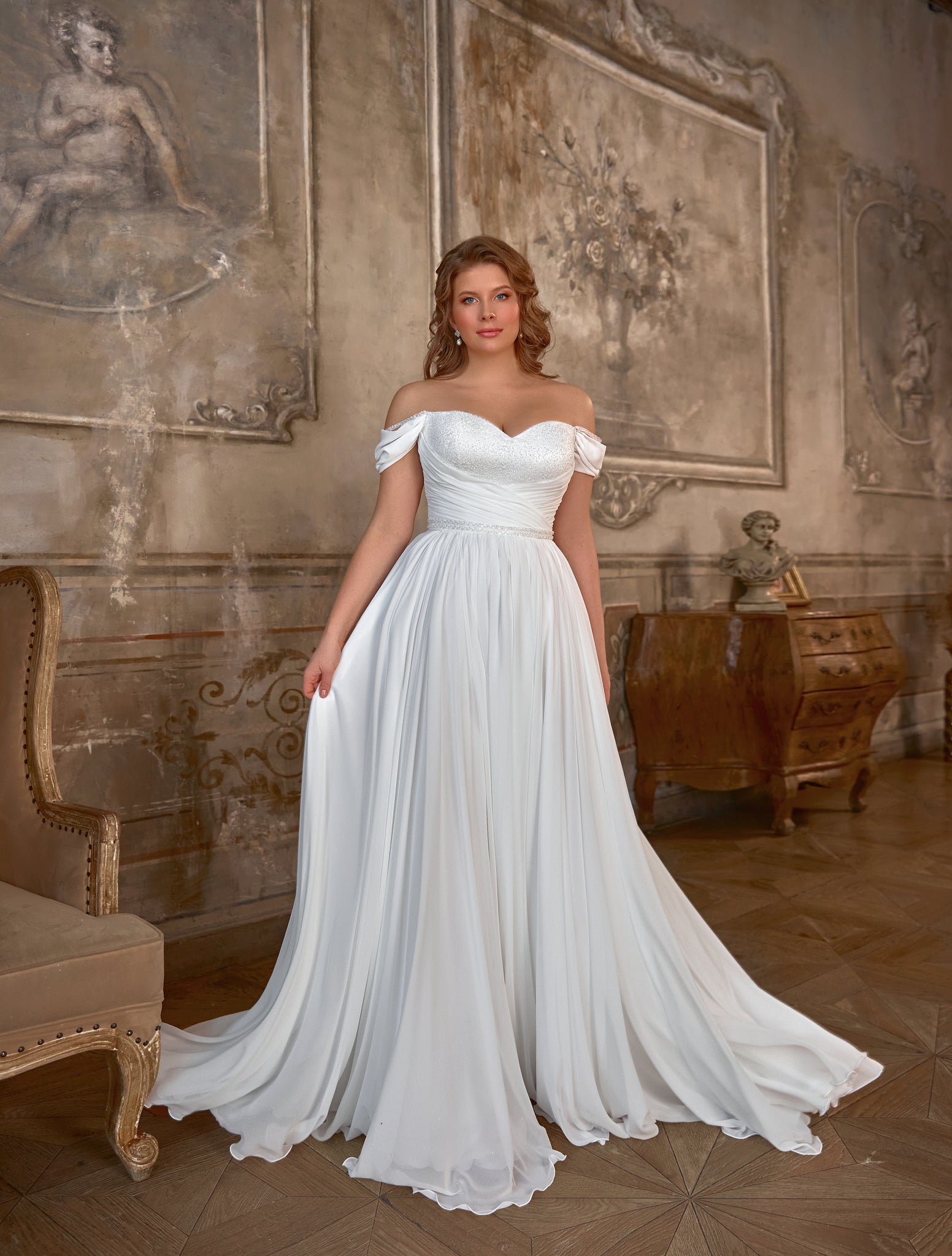 WEDDING DRESS IN CHIFFON WITH WAIST DETAIL