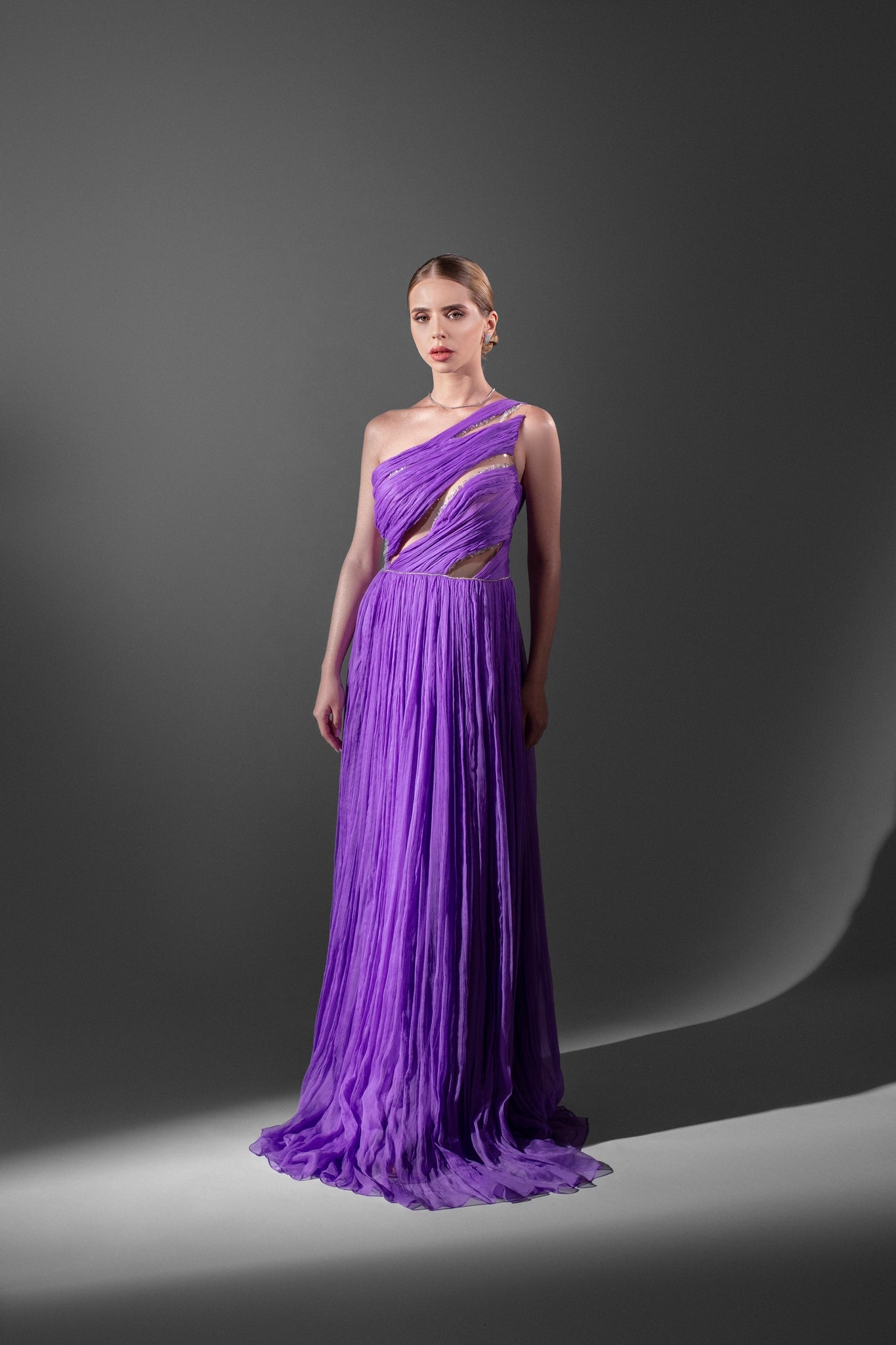 WEDDING DRESS IN NATURAL SILK WITH LACE