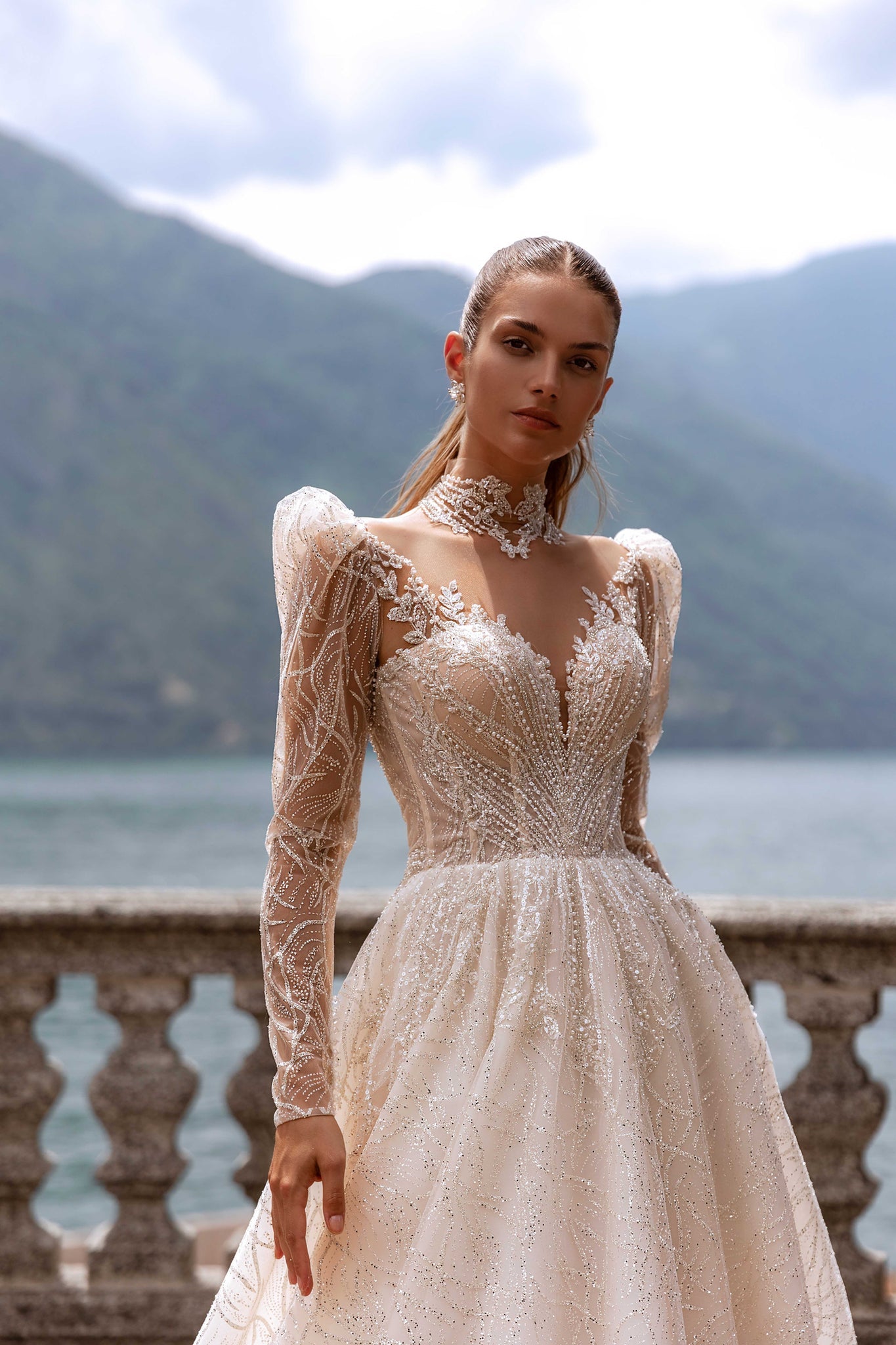 WEDDING DRESS PRINCESS WITH COLLAR TYPE NECKLINE