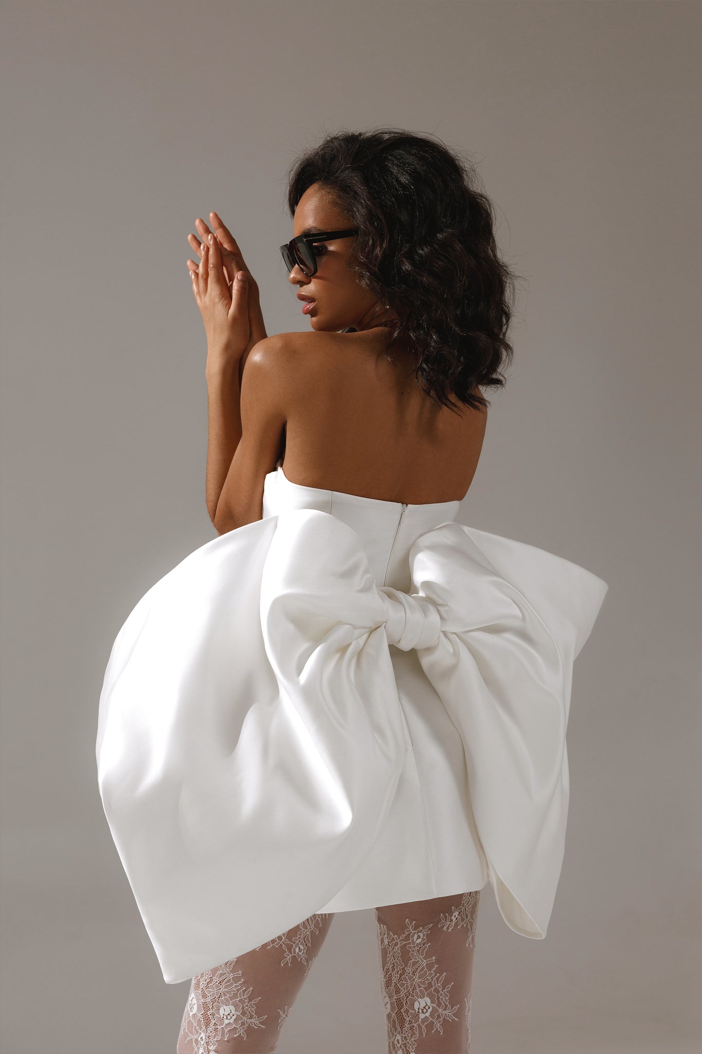 WEDDING DRESS WITH LARGE BOW