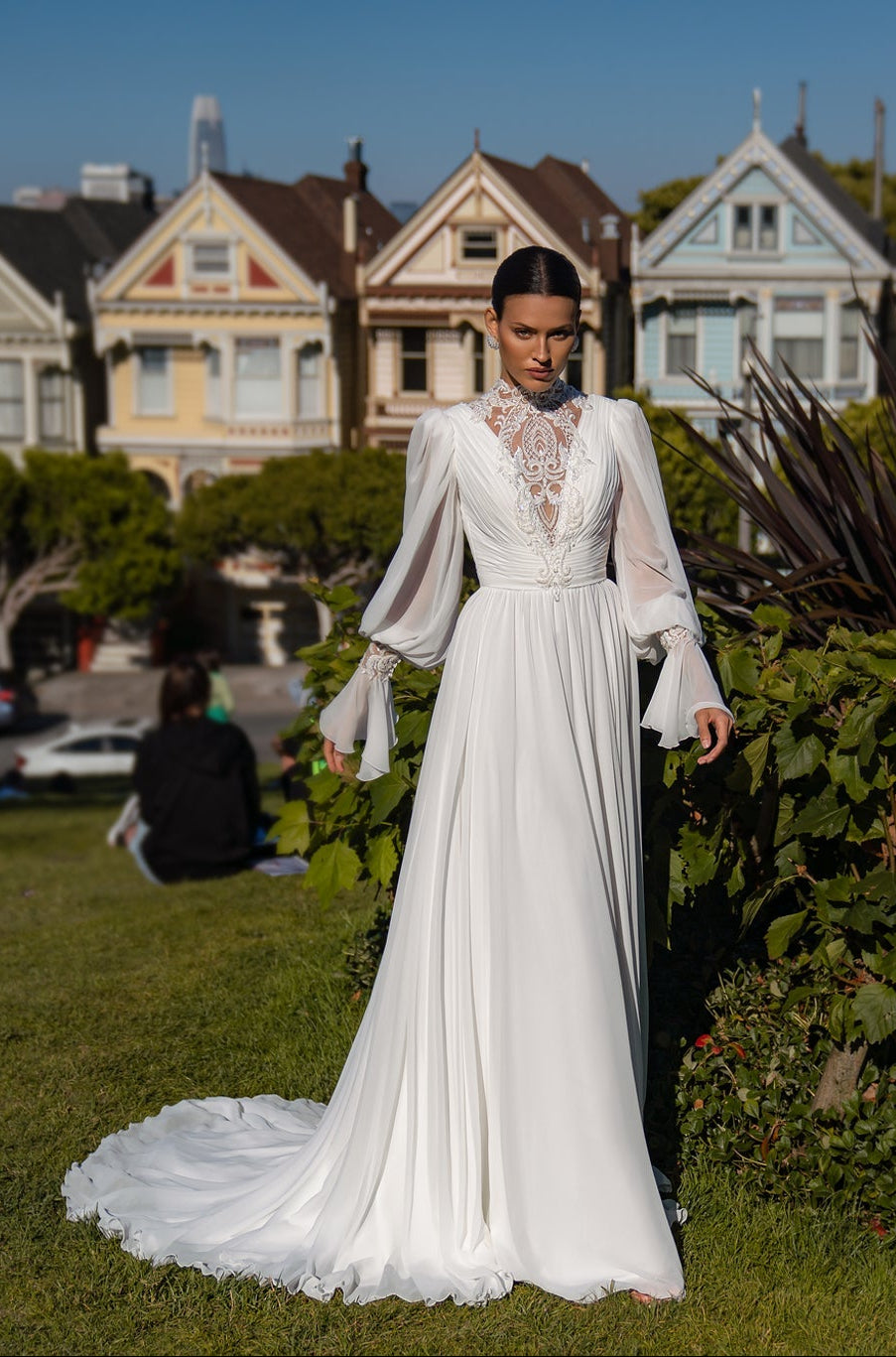 Wedding Dress in Tulle with Sleeves