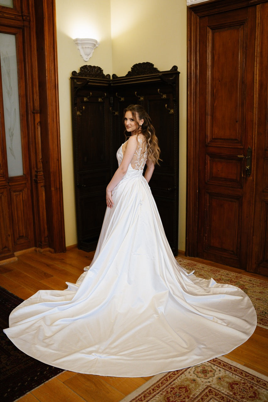 One-Shoulder Satin A-Line Wedding Dress with Floral Lace Appliqué and Train
