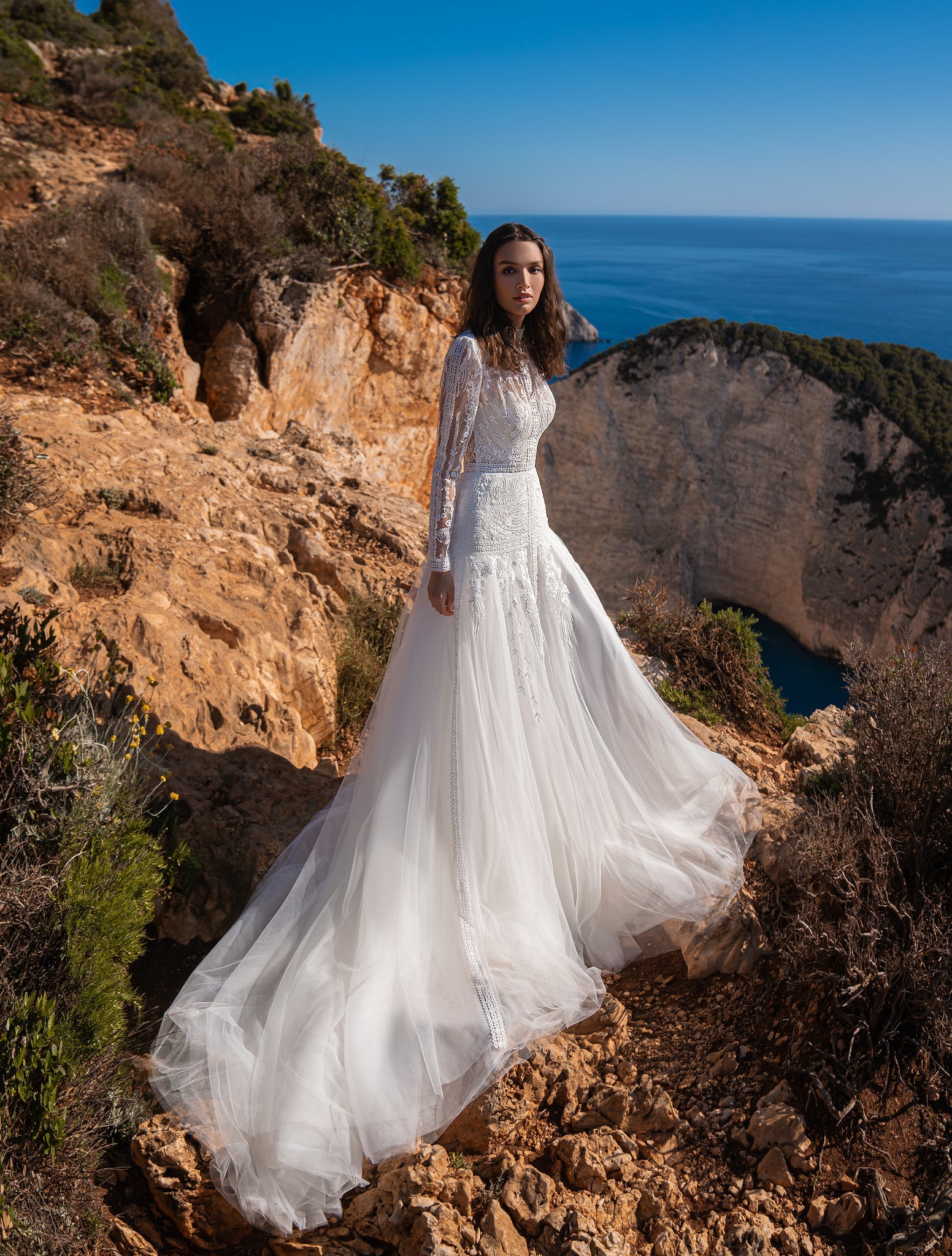 BOHO CHIC WEDDING DRESS WITH COLLAR