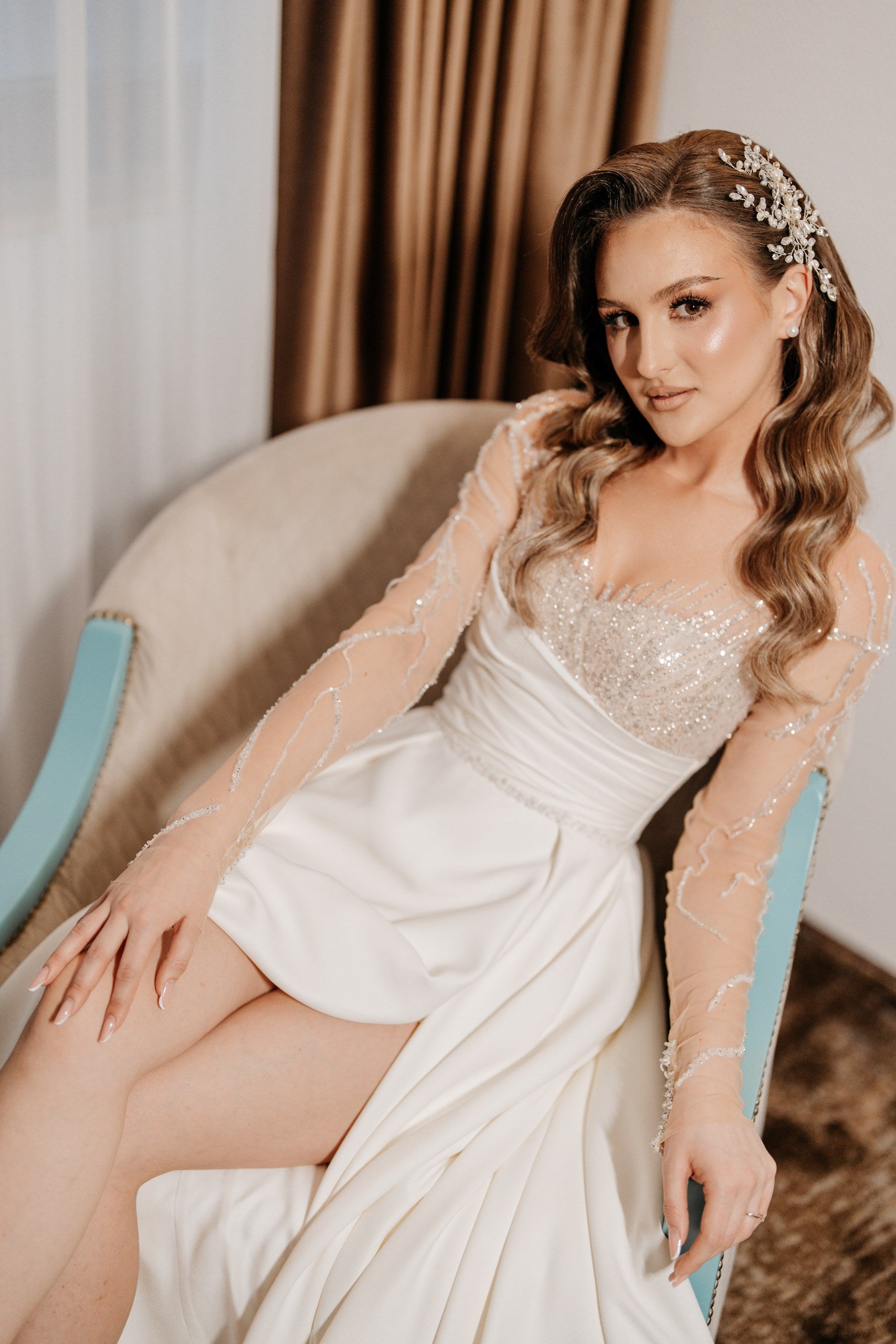 Rochie de mireasa din satin ivory cu corset cu margele