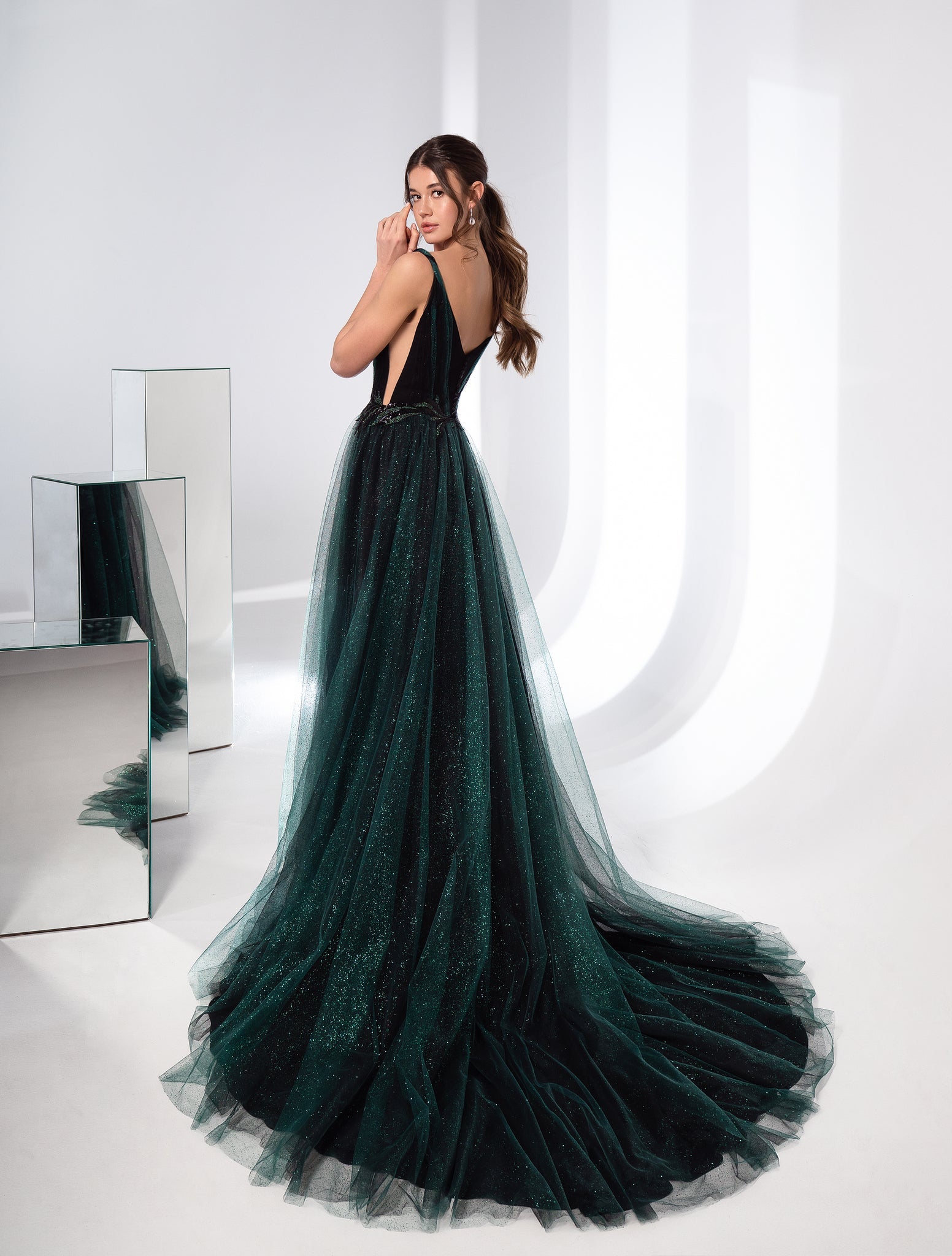 EMERALD GREEN EVENING DRESS GLOW