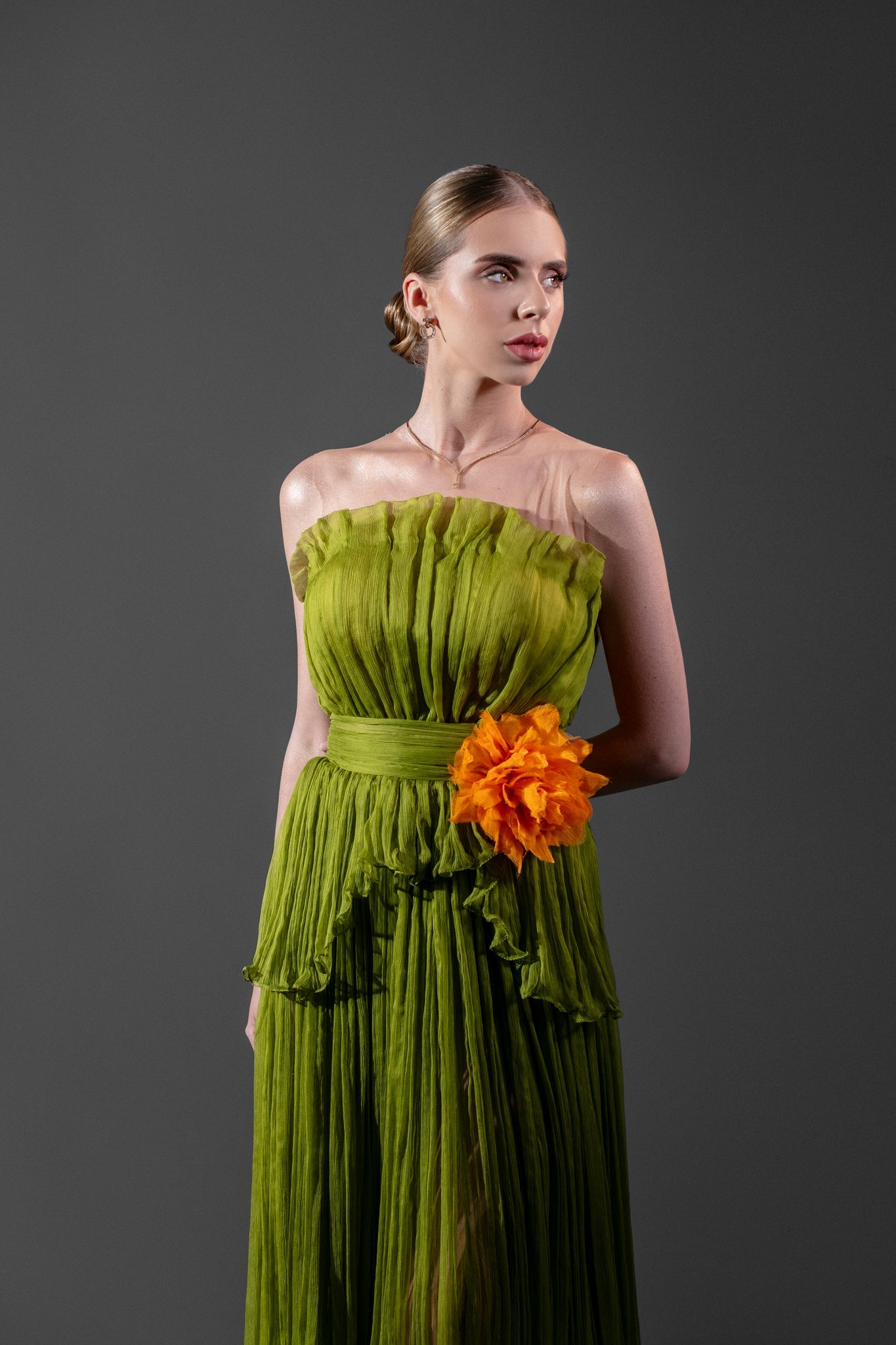 EVENING DRESS IN NATURAL CRÊPE SILK