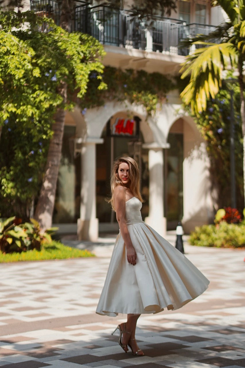 ELEGANT STRAPLESS TAFFETA MIDI DRESS