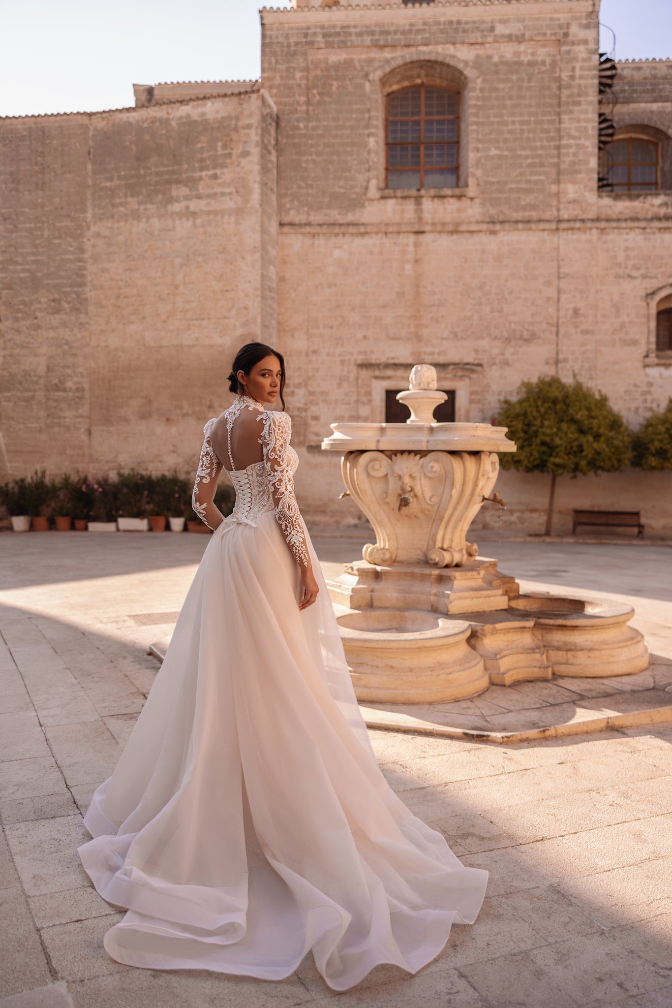 KIARA WEDDING DRESS