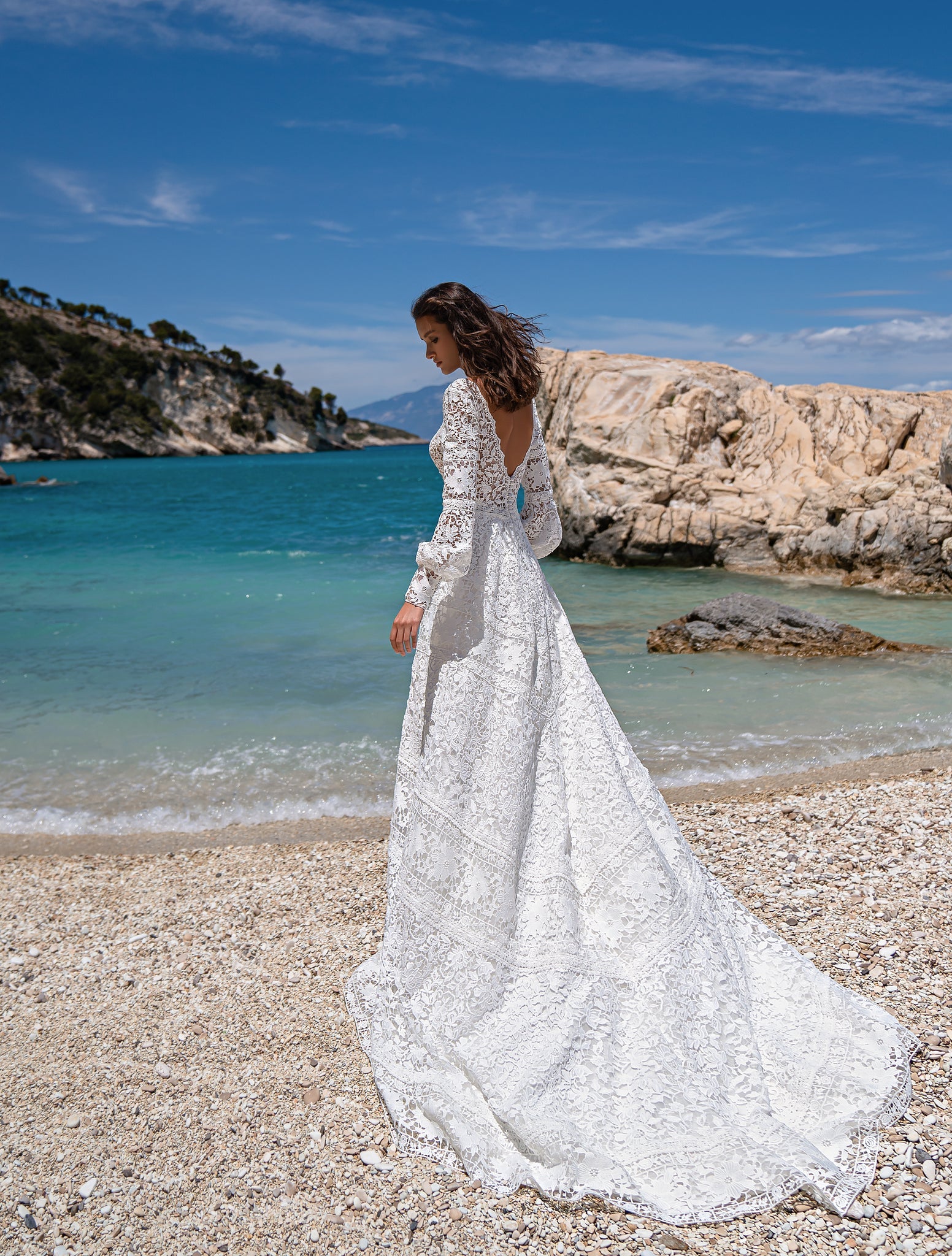 LACE WEDDING DRESS IN BOHO STYLE