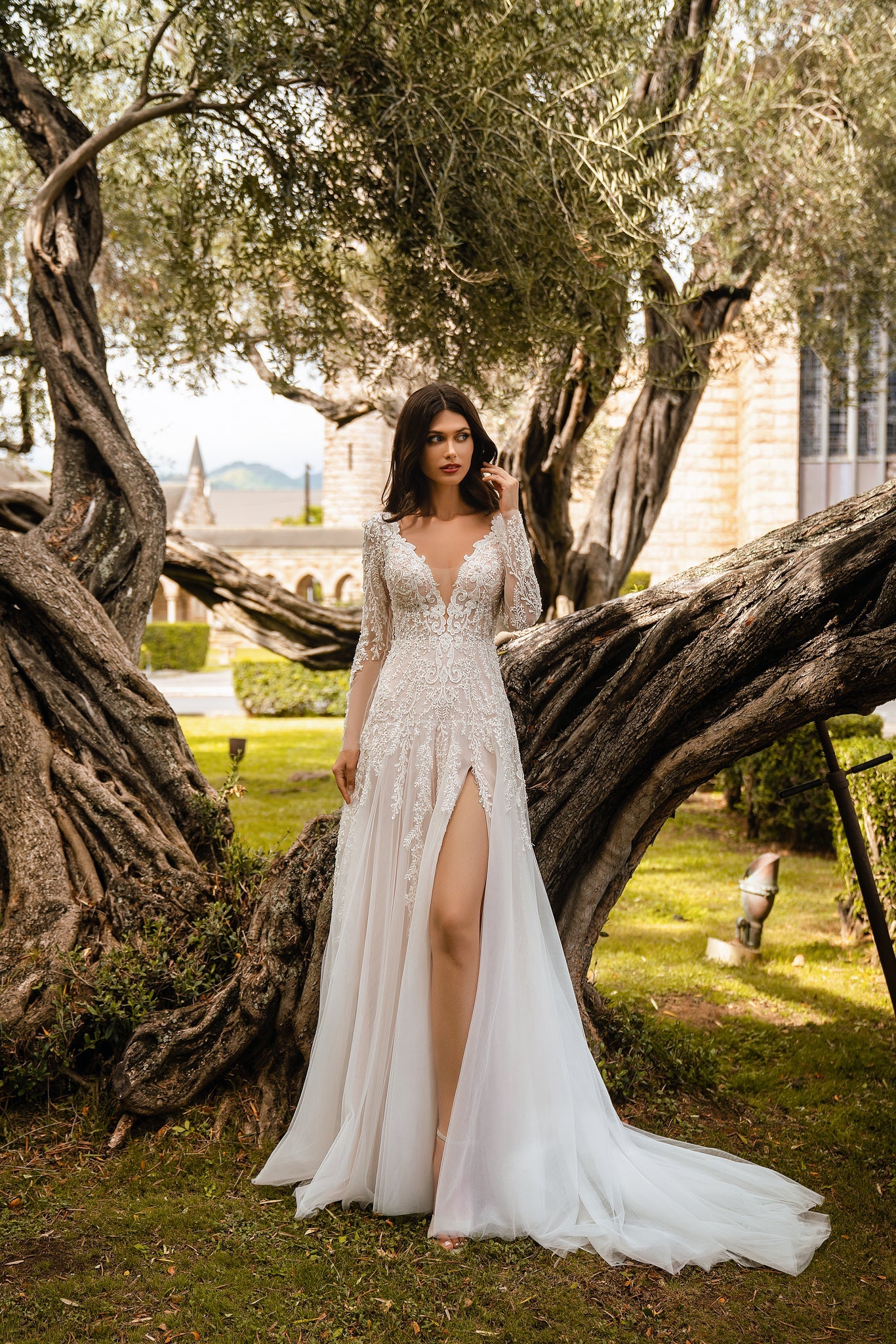 LIGHTWEIGHT WEDDING DRESS, WITHOUT CRINOLINE