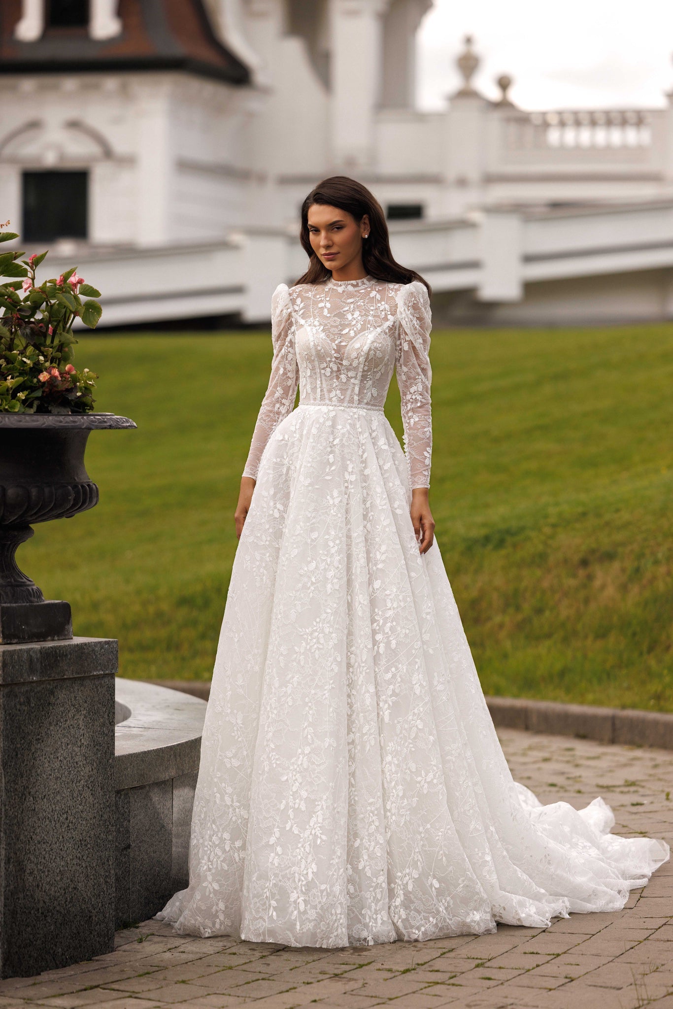 Lace Princess Wedding Dresses with Long Sleeves