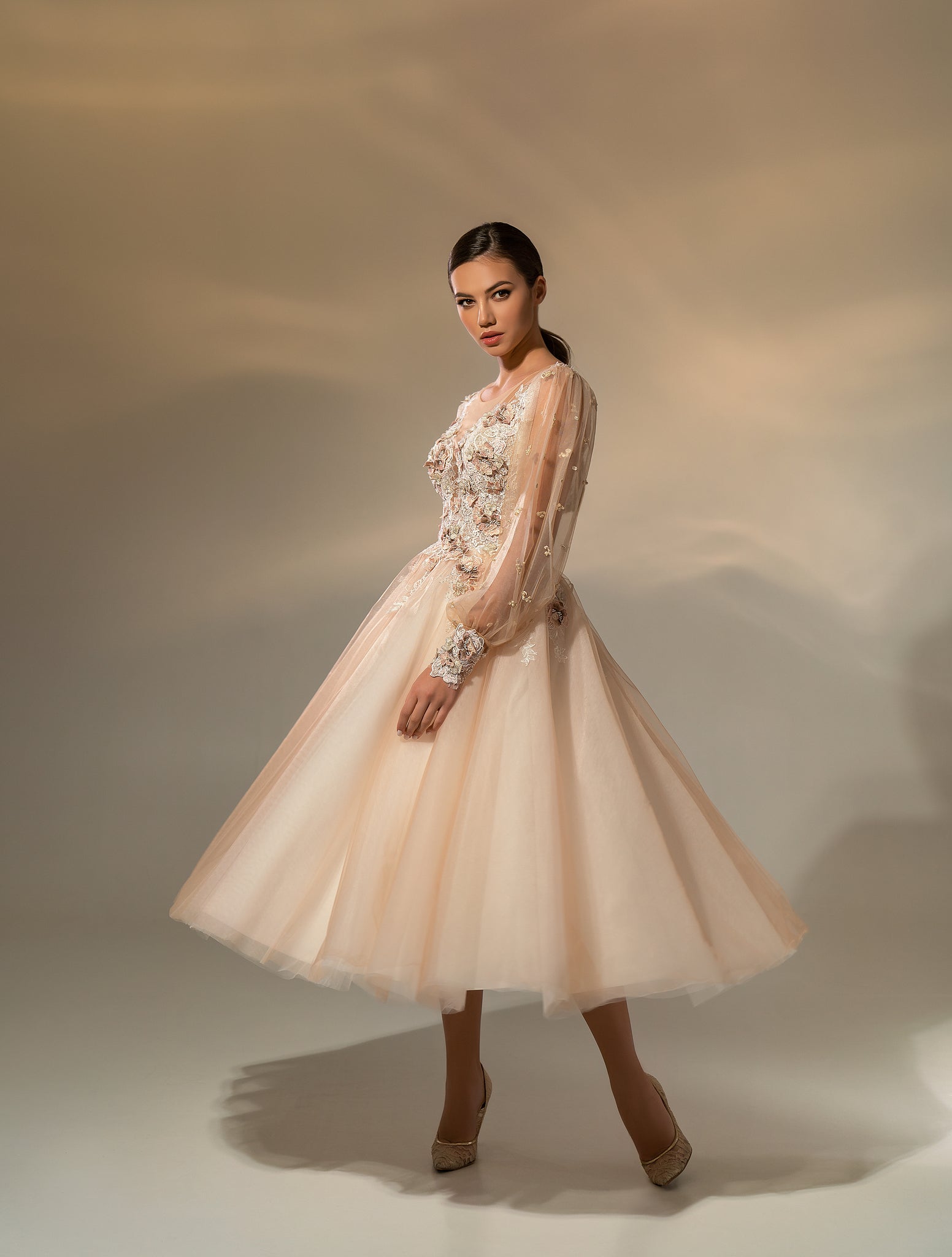 MIDI WEDDING DRESS WITH TULLE FLOWERS