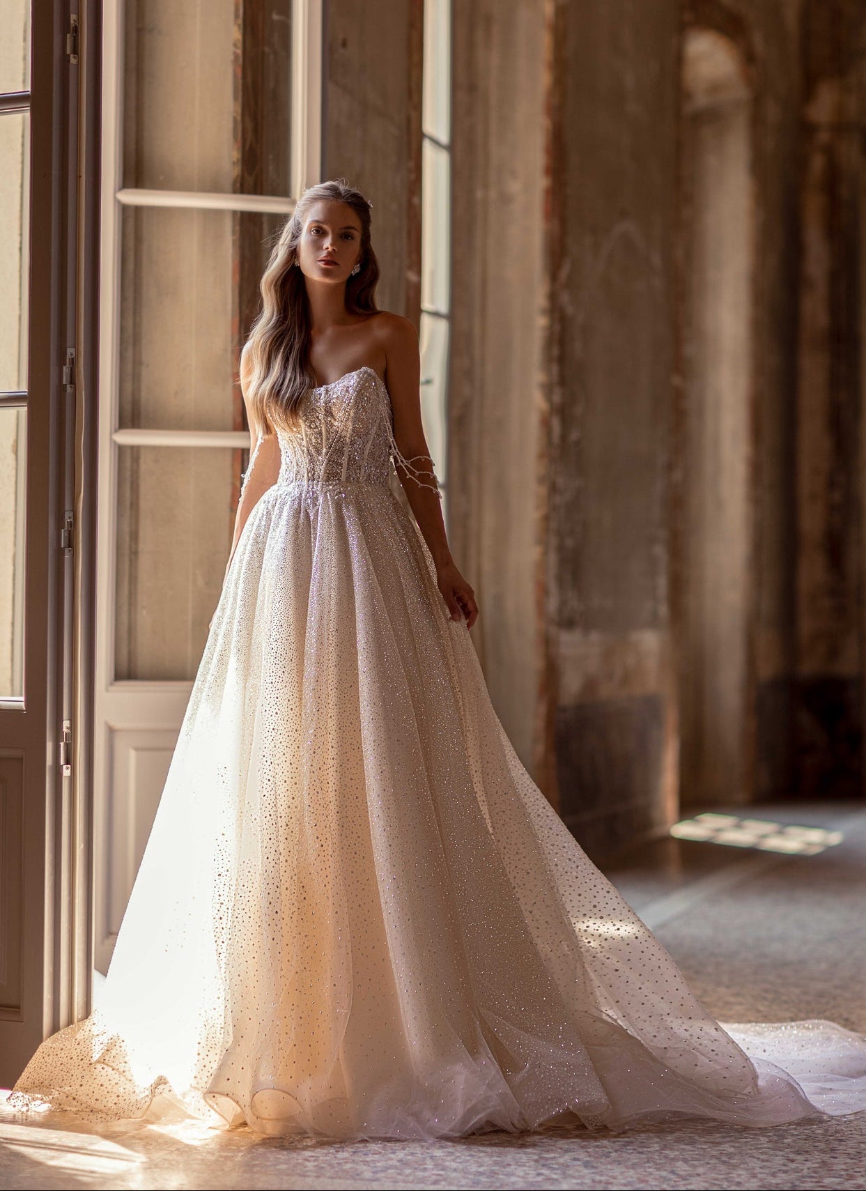 PRINCESS STYLE DRESS WITH CORSET