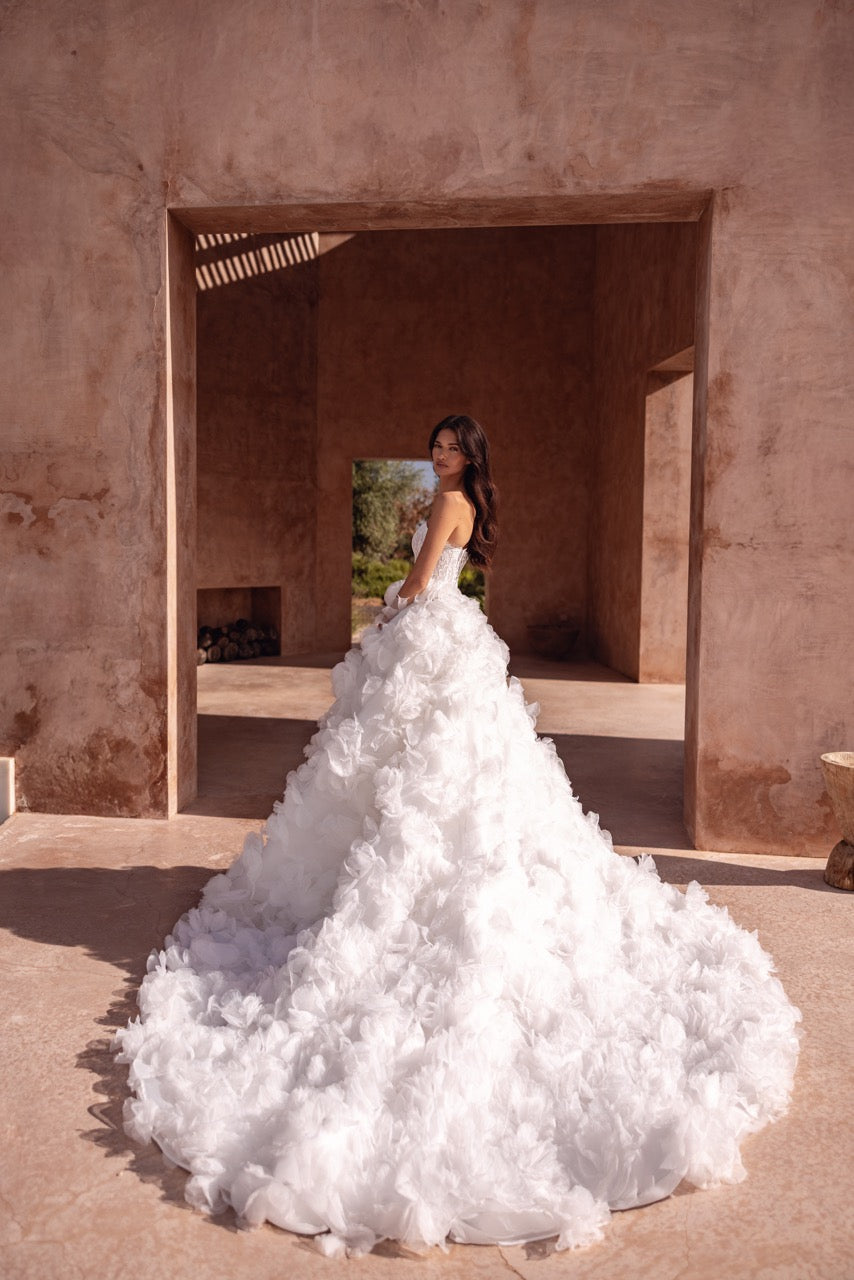 Strapless Lace Corset Ball Gown Wedding Dress with 3D Flowers Tulle Skirt