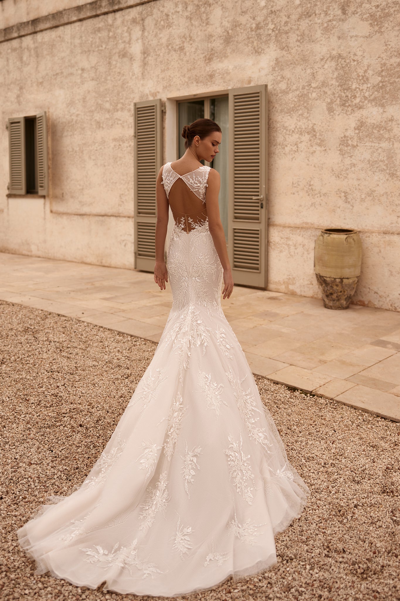 SIRENA WEDDING DRESS WITH V-NECKLINE