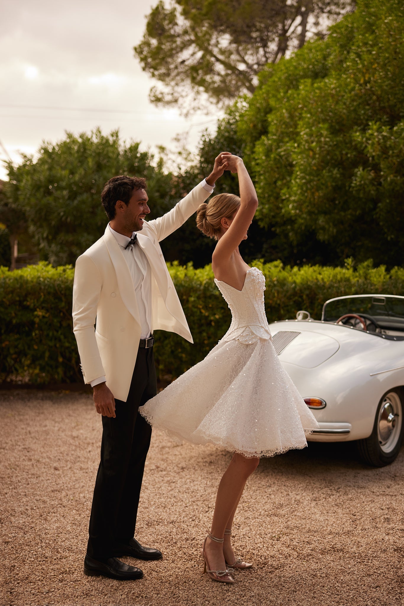 Short Wedding Dress inspired by retro-glam