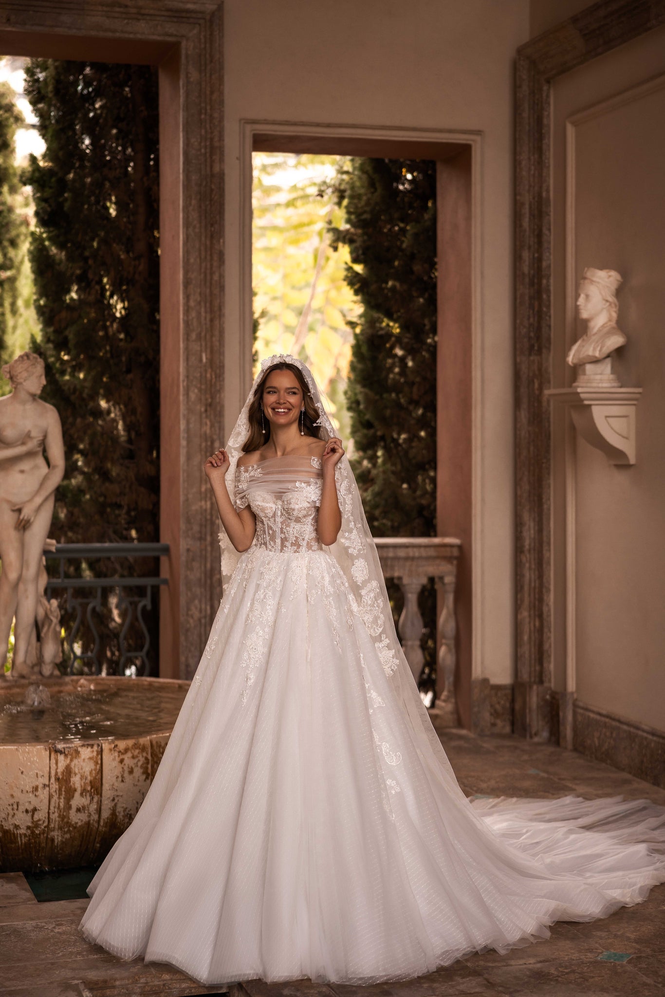 VRODA 02 Wedding Dress