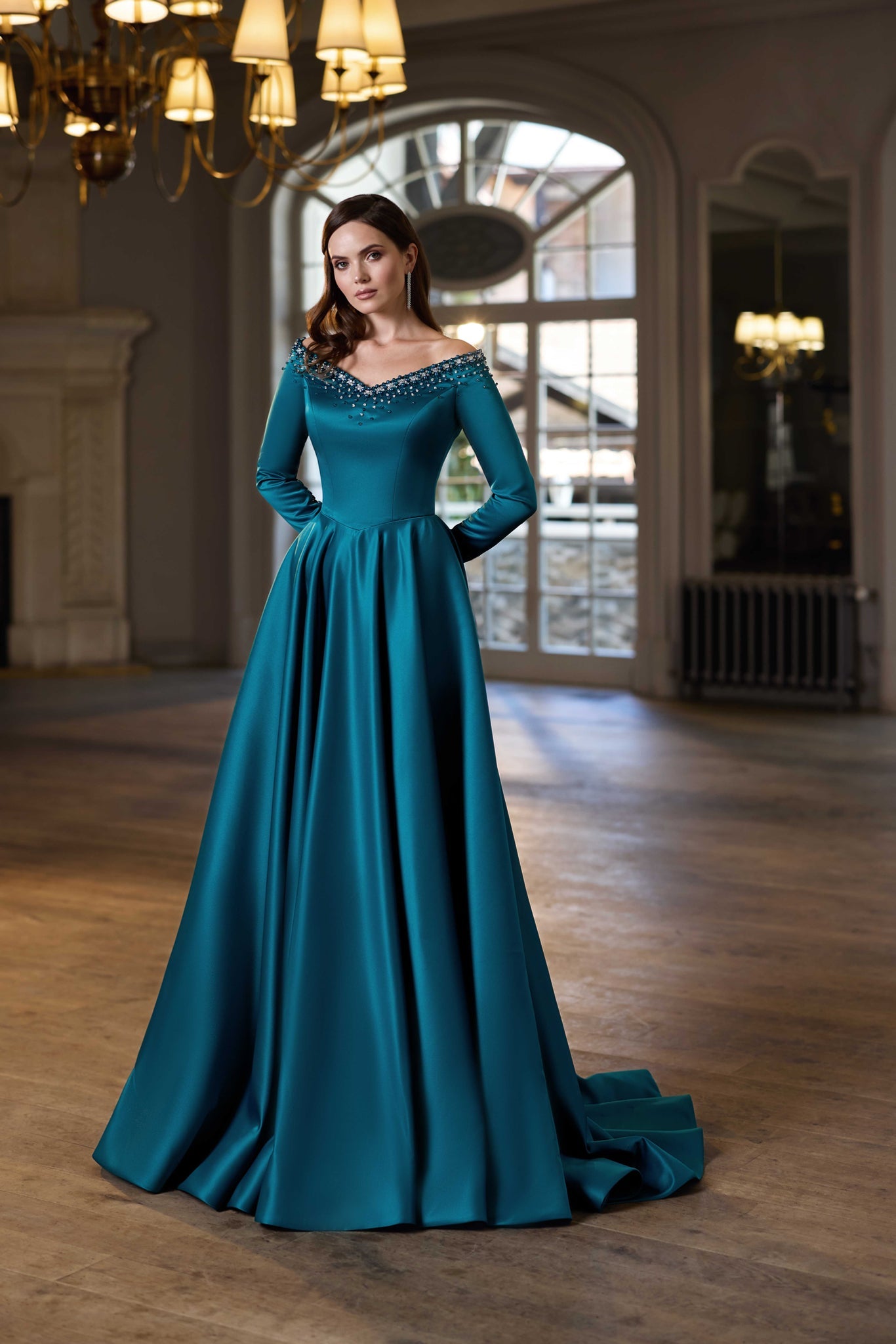 WEDDING DRESSES WITH LONG SLEEVES