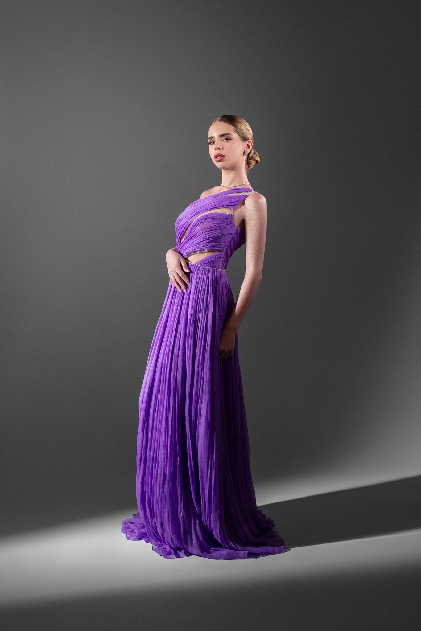 WEDDING DRESS IN NATURAL SILK WITH LACE