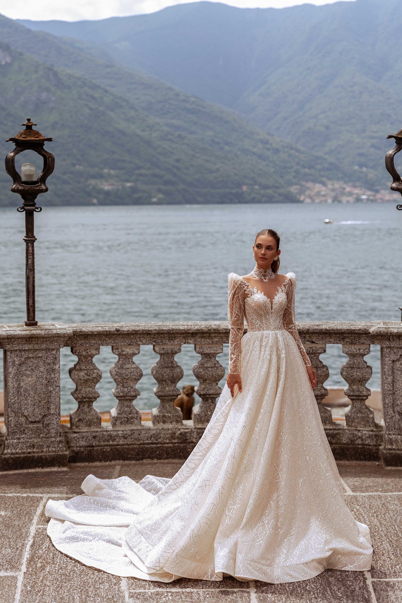 WEDDING DRESS PRINCESS WITH COLLAR TYPE NECKLINE