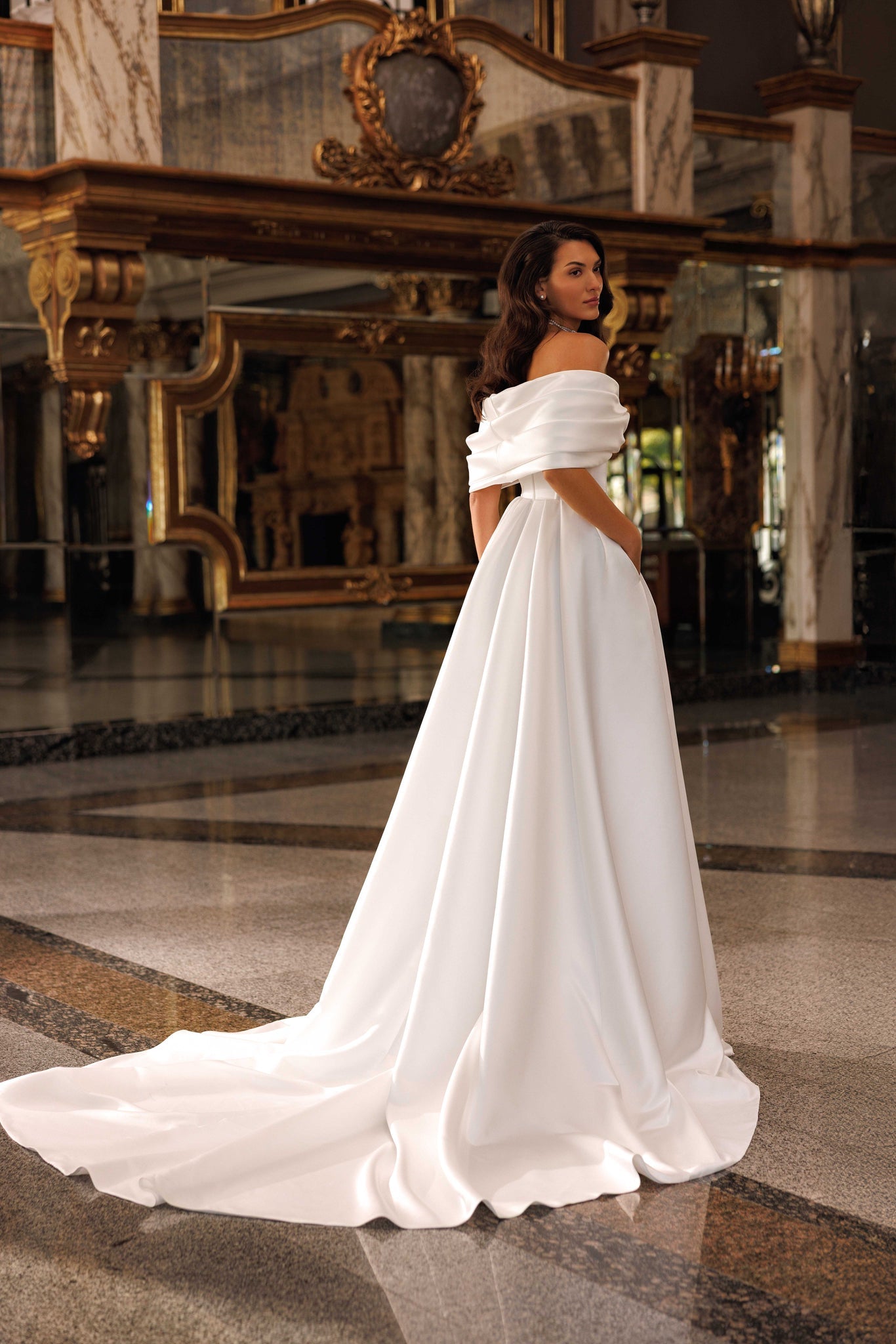 WEDDING DRESS WITH REMOVABLE TAFFETA BOLERO